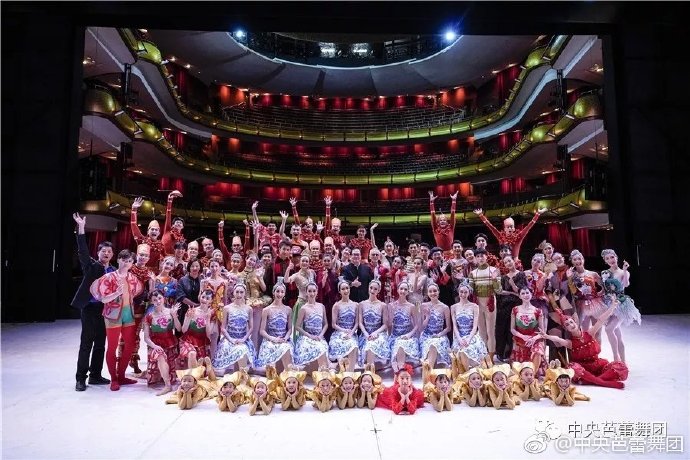 说明: 说明: http://39.96.12.65:82/_img/ballet/imageRepository/6a85cf4c-bfc3-4577-871a-e10bb9467844.jpg