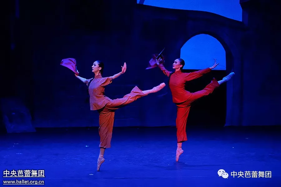 说明: 说明: http://39.96.12.65:82/_img/ballet/2019/08/19/20190819114255132001.png