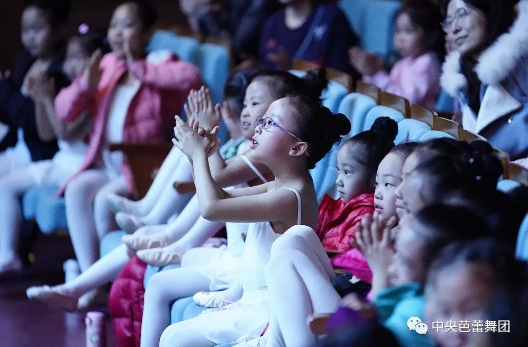 说明: 说明: http://39.96.12.65:82/_img/ballet/2019/08/19/20190819113021318001.png