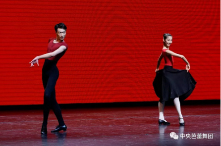 说明: 说明: http://39.96.12.65:82/_img/ballet/2019/08/19/20190819113301292001.png