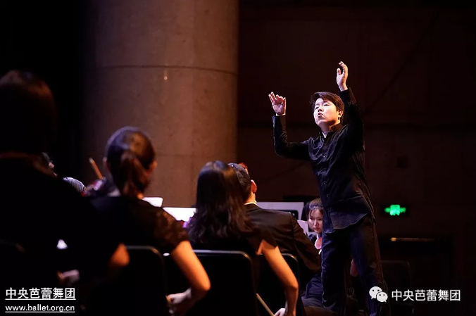 说明: 说明: http://39.96.12.65:82/_img/ballet/2019/09/11/20190911084854365001.png