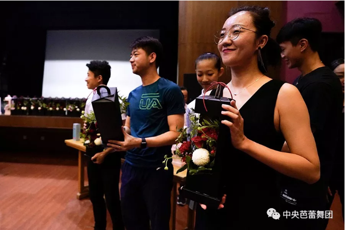 说明: 说明: http://39.96.12.65:82/_img/ballet/2019/09/11/20190911093612349001.png