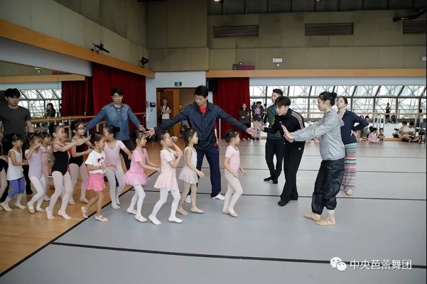 说明: 说明: http://39.96.12.65:82/_img/ballet/2019/08/19/20190819153358509001.png
