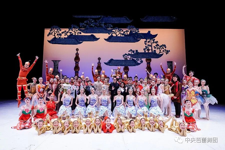 说明: 说明: http://39.96.12.65:82/_img/ballet/imageRepository/f29bdfb6-59ce-49f6-b4dd-505196f3dbcb.jpg