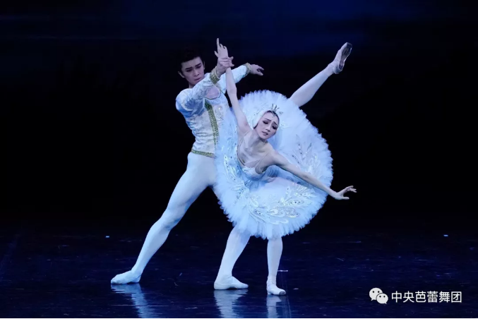 说明: 说明: http://39.96.12.65:82/_img/ballet/2019/08/17/20190817170404993001.png