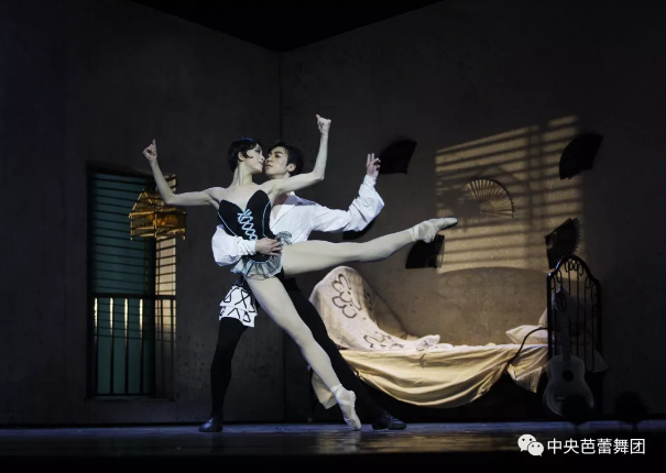 说明: 说明: http://39.96.12.65:82/_img/ballet/2019/08/19/20190819102305328001.png