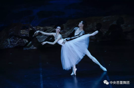 说明: 说明: http://39.96.12.65:82/_img/ballet/2019/08/19/20190819103208681001.png